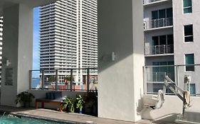 Brand New Modern 1 Bedroom Unit Downtown
